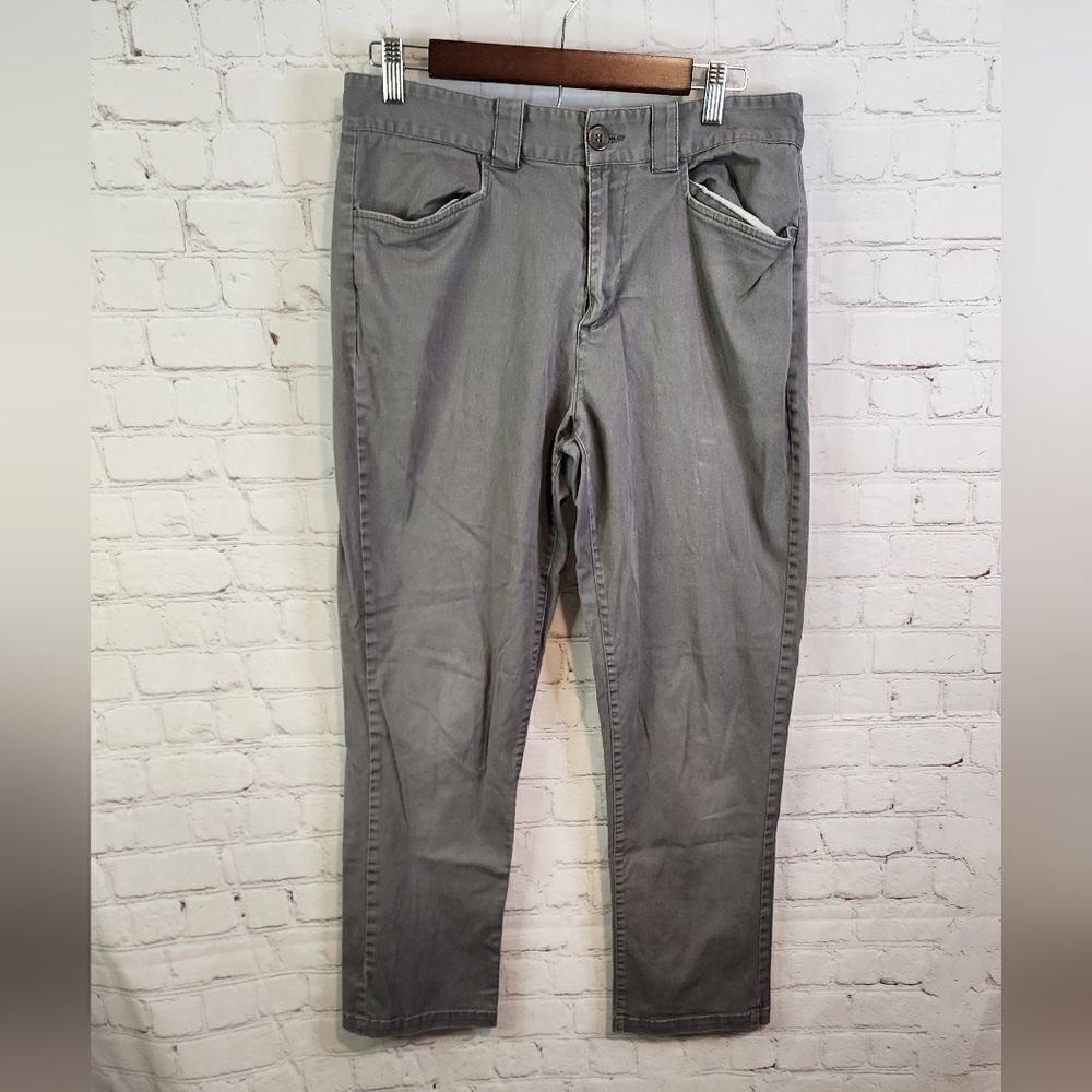 Men's Element chino pants, size 32